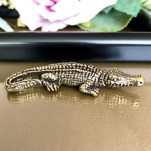 Aligator Figurine, Collectible Vintage Style Animal Miniature, Farmhouse Decor, Desk Ornament, Home Decoration, Collectible Gift