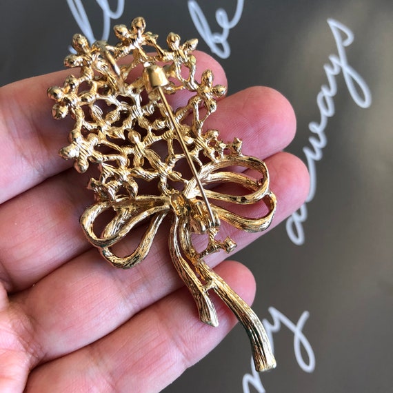 Decorative brooches discount