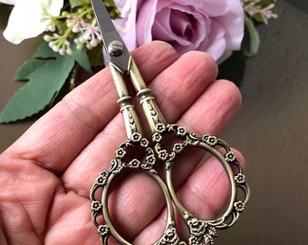 Floral Scrollwork Embroidery Scissors, Antique Style Quilting Scissors in Copper, Beautiful and Unique Embroidery Gift