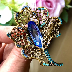 Crystal rhinestone brooch pin or pendant, Blue  brooch pin, Vintage style jewelry, Gifts for her