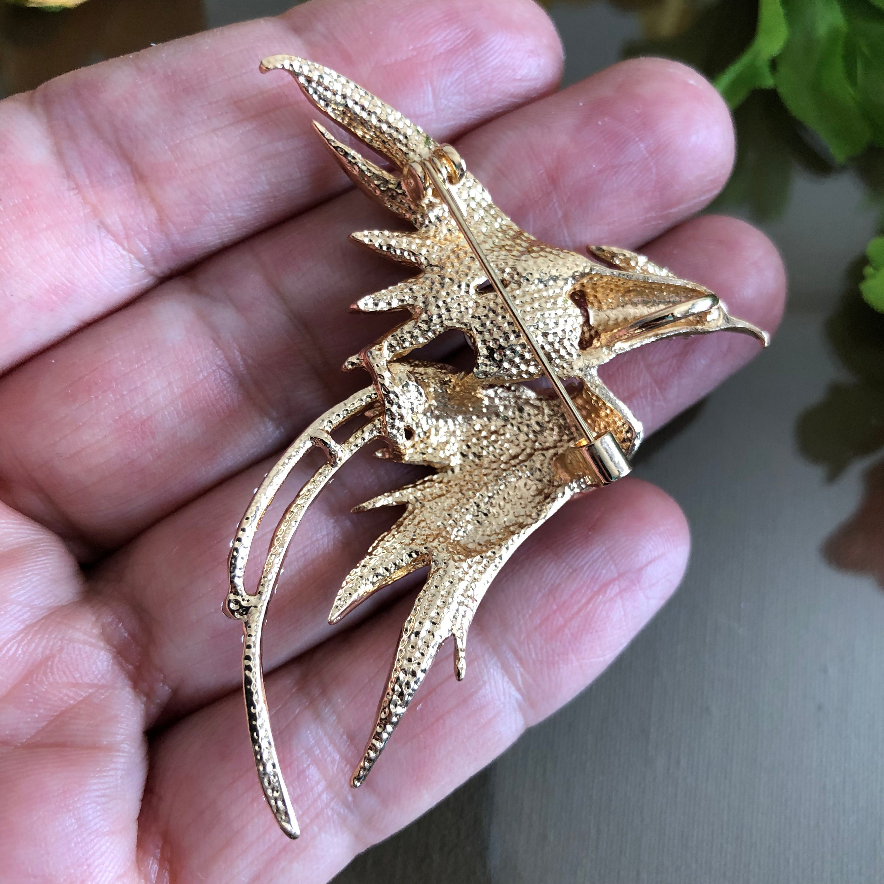 SUPERBE PETITE BROCHE OISEAU EN EMAIL STRASS SUPERBE PETITE BROCHE OISEAU EN EMAIL STRASS