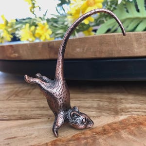 Figurine de petite souris de style vintage - Sculpture animalière miniature