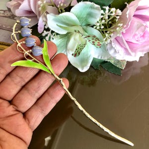 Maiglöckchen Haarstab | Gold Ton Emaille Haarforke | Vintage Style Haarnadel | Einzigartiger Blumenhaarschmuck | Geschenk für Sie