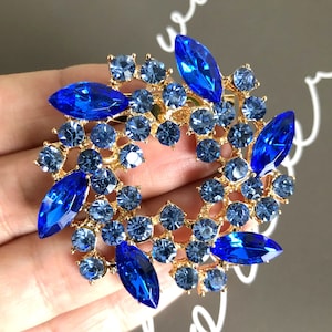 Crystal rhinestone wreath brooch, Blue brooch, Vintage style jewelry, Gifts for her, Wreath brooch pin