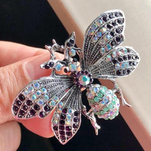 Honingbijbroche met strassteentjes | Elegante insectensieraden cadeau voor vrouwen | Unieke bijenliefhebberspeld voor mannen en hem | Op de natuur geïnspireerde sieraden