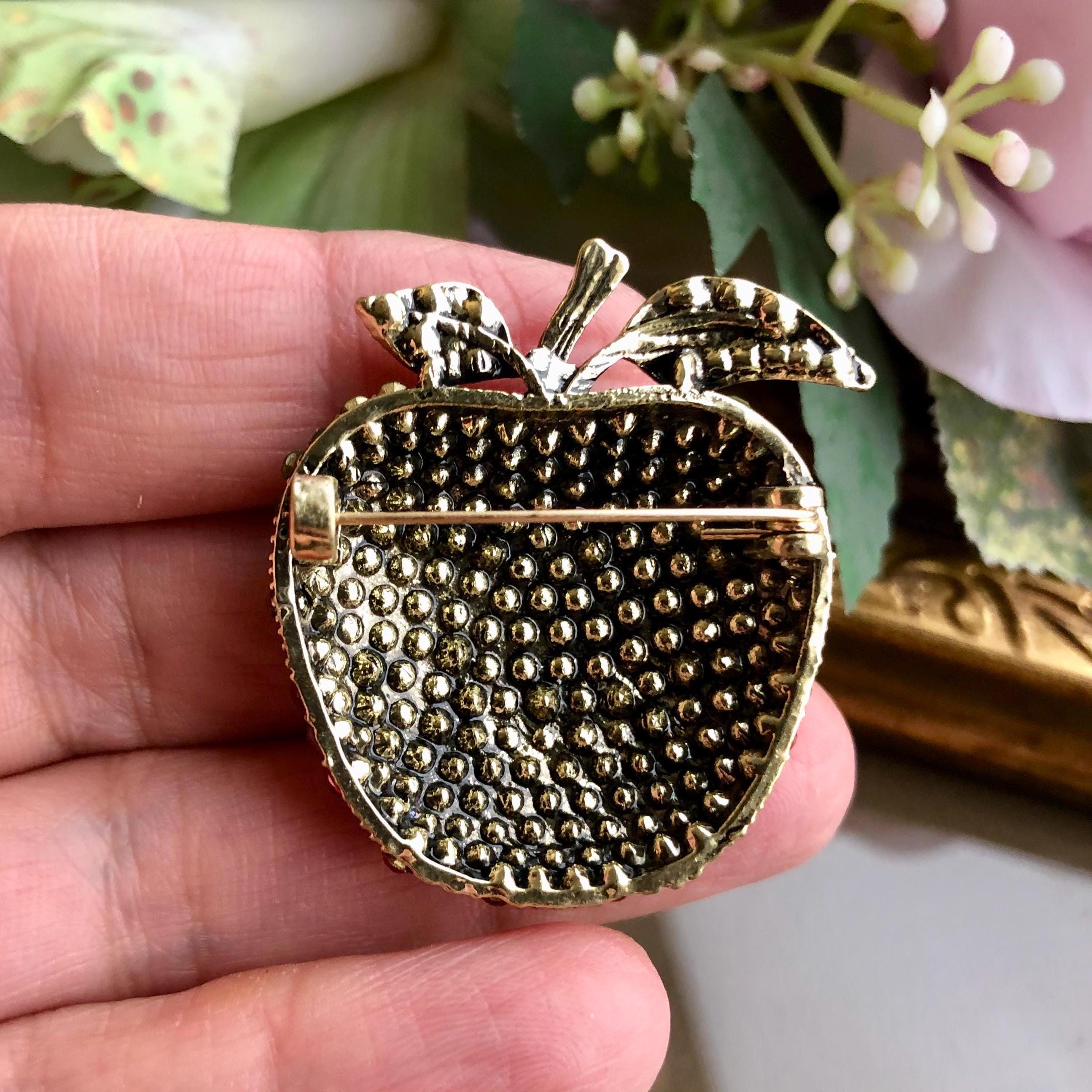 Broche Pomme En Strass Doré - Occasion En Bon état - Accessoire Vintage