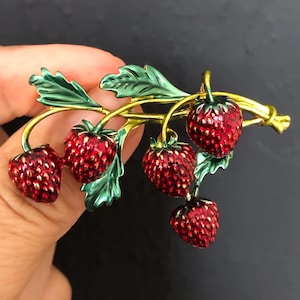 Strawberry Brooch Enamel Pin, Red Fruit Jewelry Gift for Mom, Botanical Pin for Friends, Cute Berry Lapel Pin, Summer Fruit Accessory
