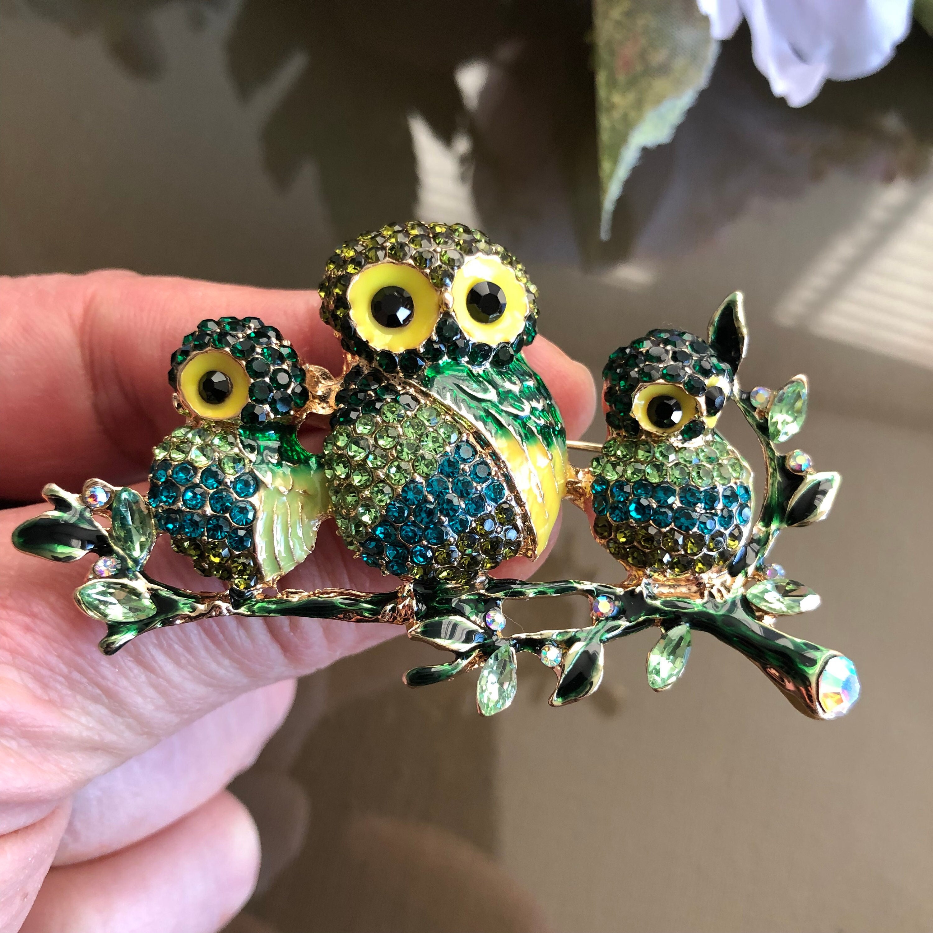 Broche Chouette / Hibou En Métal Doré Avec Yeux Verts - Bijou Fantaisie Neuf Sans Emballage