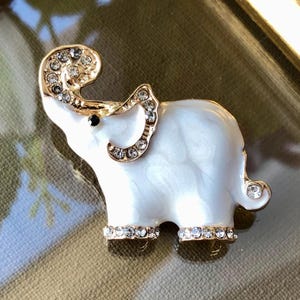 Elephant Brooch, Elephant Brooch Pin, White Elephant Brooch, Small Elephant Jewellery, Elephant Jewelry, Elephant Gift