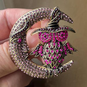 Owl brooch pin, Pink Rhinestone brooch, Bird brooch, Costume Jewelry for Men or Women, Bird jewellery, Brooch for suit, Friend gift