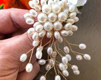 Broche Vintage Cascade De Perles Blanches - Avec Chaînettes, Style Années 50, Occasion Patinée