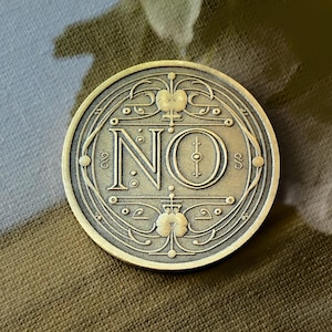 YES or NO Decision Coin Double-Sided Commemorative Coin Badge Embossed Plating Collectible for Games & Unique Gifts