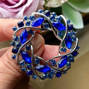Crystal rhinestone wreath brooch, Blue brooch, Vintage style jewelry, Gifts for her, Wreath brooch pin