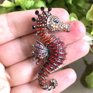 Sea Horse Brooch Pin, Crystal Sea-Horse Brooch, Bright Colour Seahorse Pin, Seahorse Brooch, Seahorse Jewelry, Ocean Jewelry