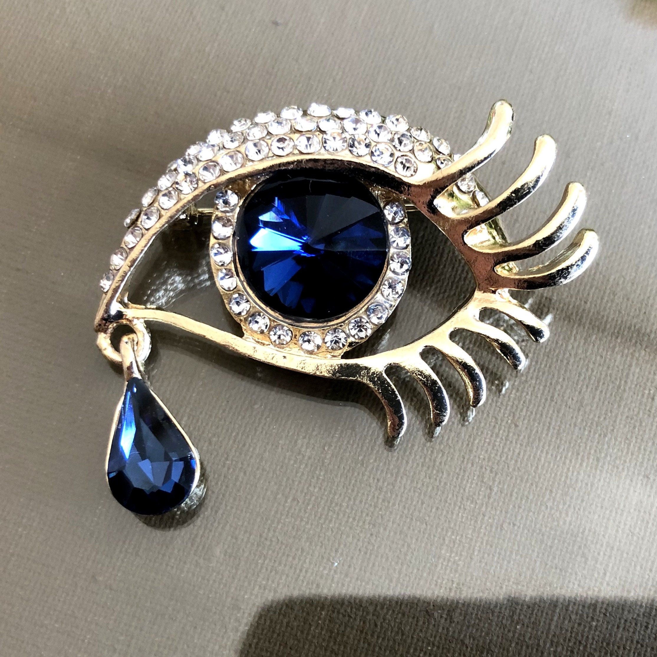 Broche Hirondelle En Cristal - Œil Bleu, Cristaux Taillés Brillants, Occasion Très Bon état