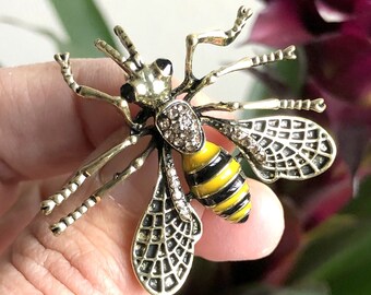 Broche abeille, broche bourdon jaune et noir émaillé, broche guêpe, broche guêpe, broche abeille, bijoux guêpe