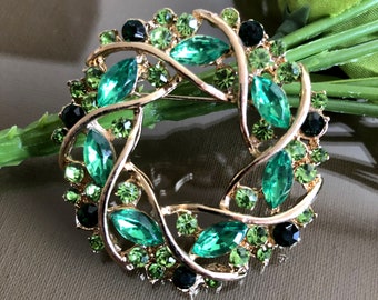 Crystal rhinestone wreath brooch, Green brooch, Vintage style jewelry, Gifts for her, Wreath brooch pin