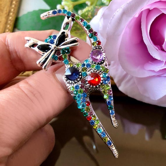 Crystal Cat Brooch Pin: Vintage Style Silver Tone Jewelry