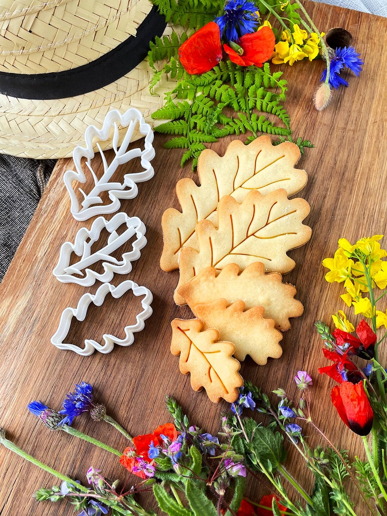 Multiple Size Oak Leaf Cookie Cutters With Imprint and Without Imprint image 2