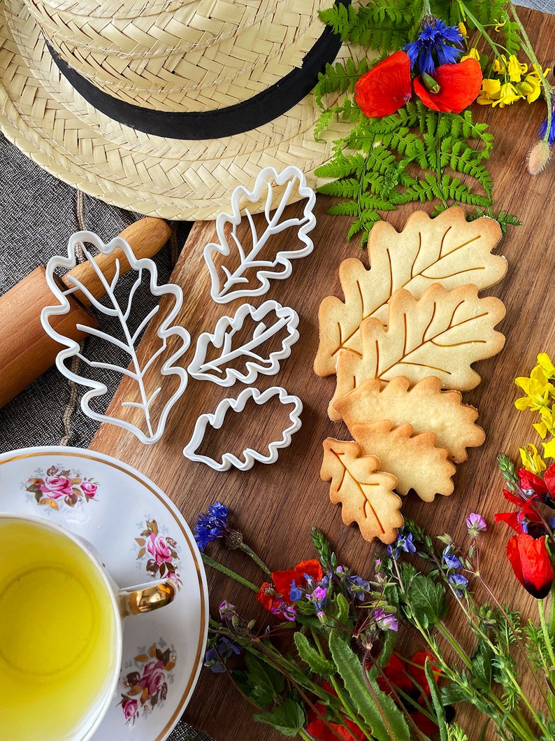 Multiple Size Oak Leaf Cookie Cutters With Imprint and Without Imprint image 1