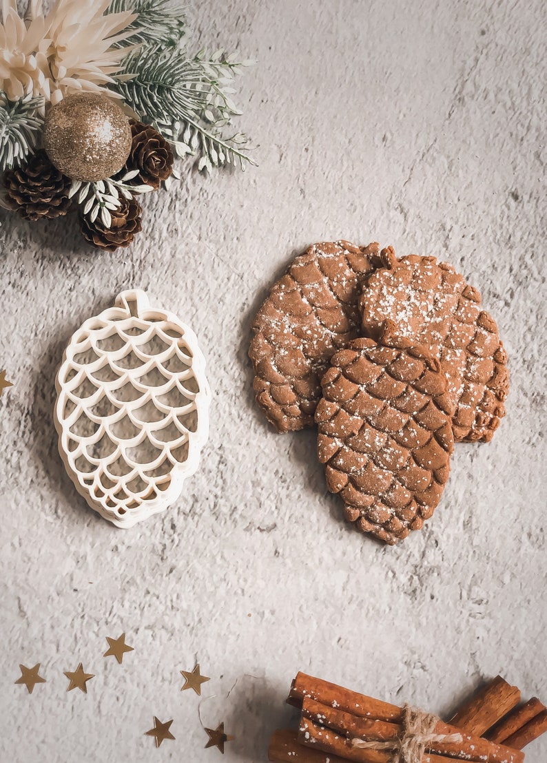 Pine cone cookie cutter image 1