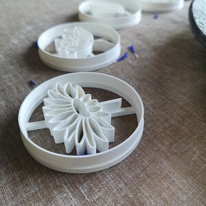 REALISTIC FLOWER cookie cutter image 3