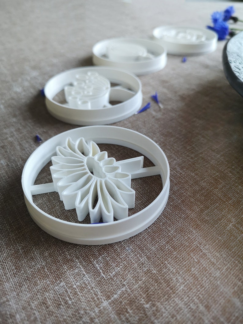 REALISTIC FLOWER cookie cutter image 3