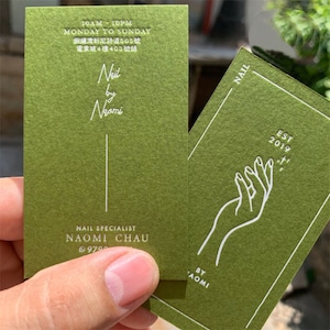 Luxus-Foil Stamping Business und Calling Card Design und Druck, olivgrüne Karte mit weißem Folienstempel
