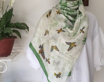 Silk Scarf/Hand Painted scarf/Hand batik scarf/Silk stole/Beautiful batik scarf/ Wrap in/écharpe/Batik scarf/Stole/Green scarf/Handmade