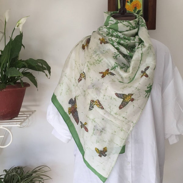 Silk Scarf/Hand Painted scarf/Hand batik scarf/Silk stole/Beautiful batik scarf/ Wrap in/écharpe/Batik scarf/Stole/Green scarf/Handmade