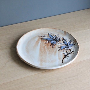 Vintage 60s stoneware serving plate with a floral decor, French pottery