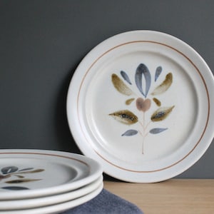 Vintage Faience Dessert Plates: 1970s Floral Stoneware, Set of 4