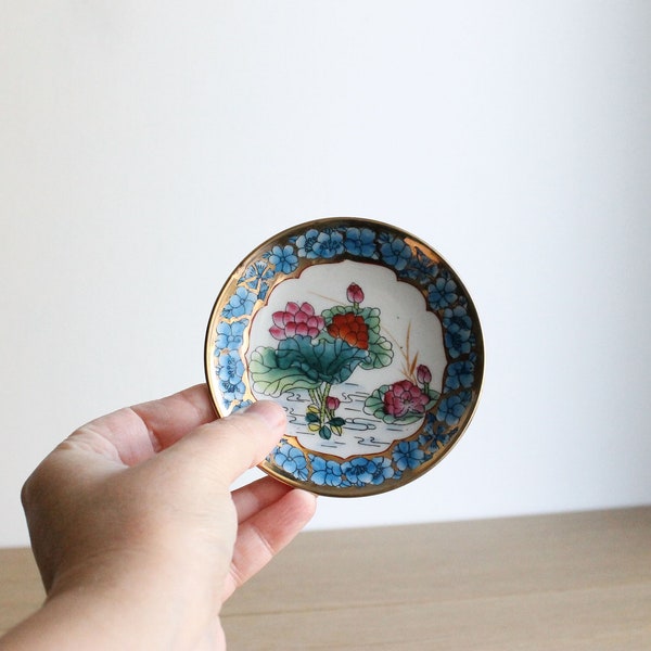 Vintage Chinese handpainted small plate, trinket or ring dish, white porcelain with a gilded lotus flower decor, Bergère de France