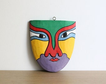 Vintage indonesische Tribal Maske Wandbehang, aus Holz geschnitzt und handbemalt