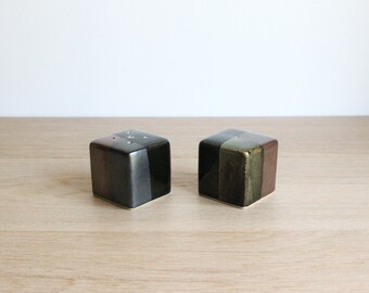 Vintage c. 90s ceramic cube salt and pepper shakers