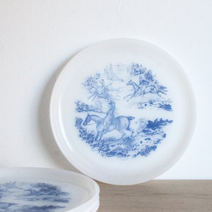 4 French vintage 70s Arcopal white and blue Toile de Jouy opal glass dessert or salad plates