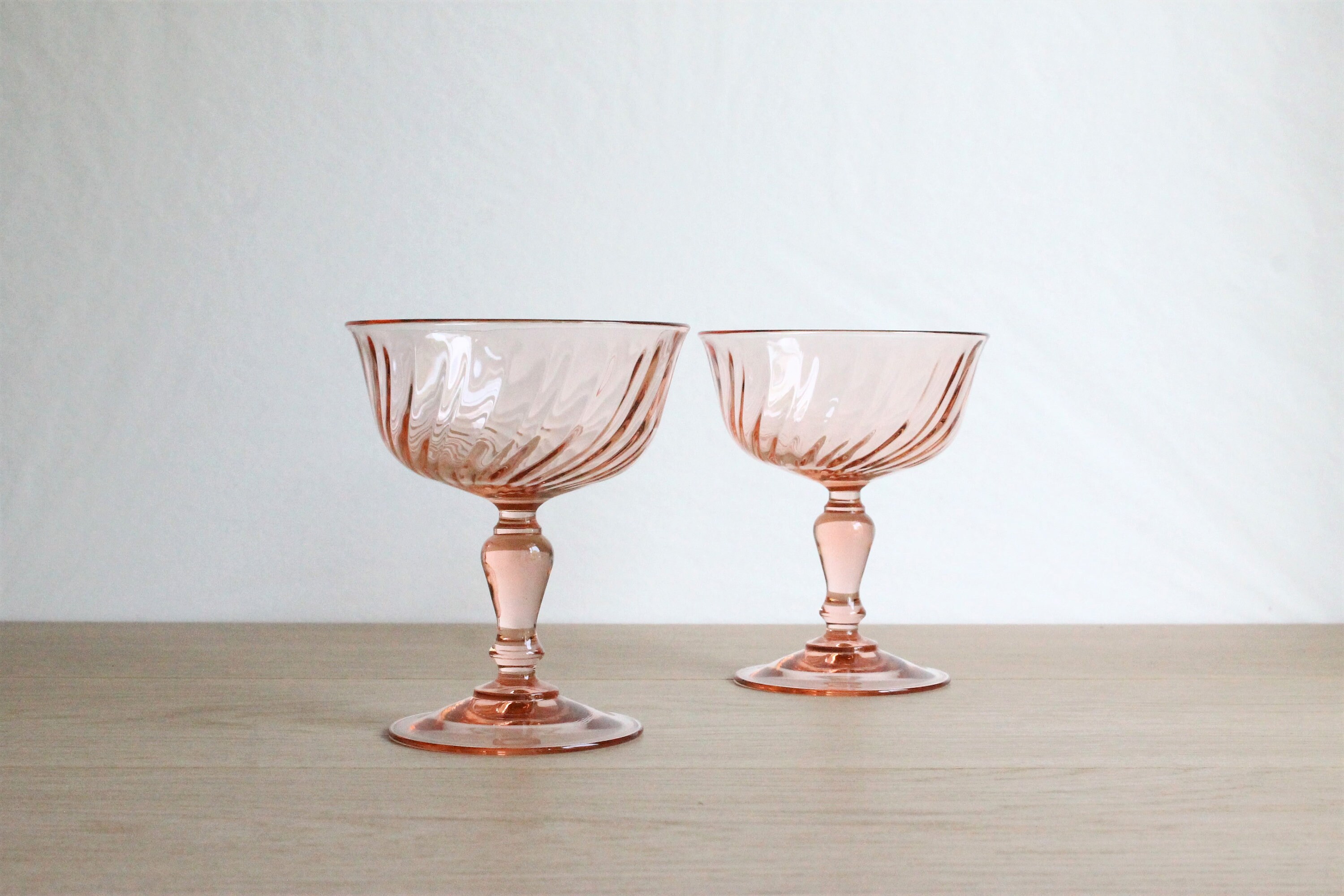 2 Français Verres Coupés à Champagne Luminarc Vintage Des Années 70, Verre Tourbillon Rose Blush Ros