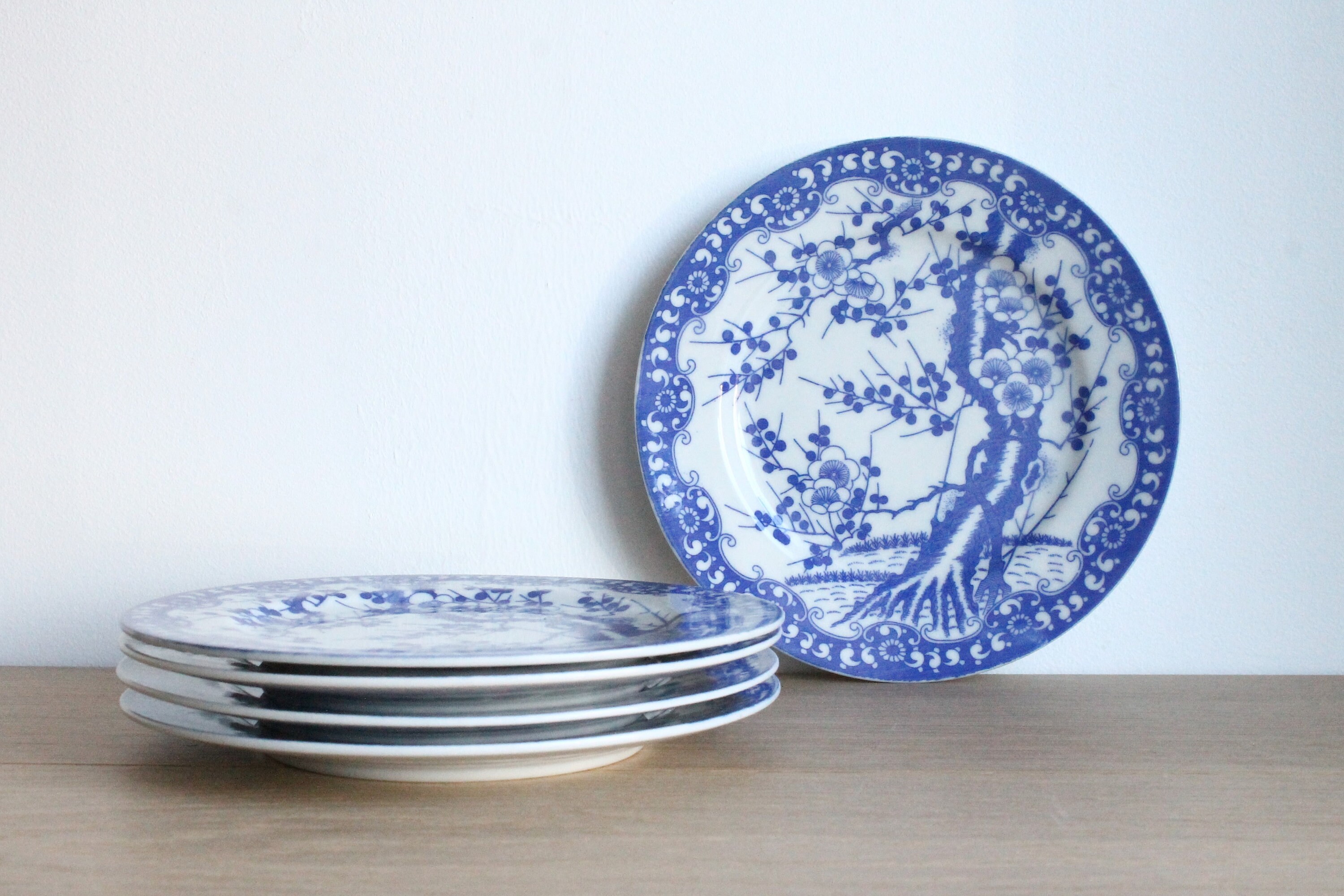 Ensemble de 5 Assiettes Dessert ou Salade Japonaises Vintage Du Milieu Siècle, Transfert Fleur Prunu