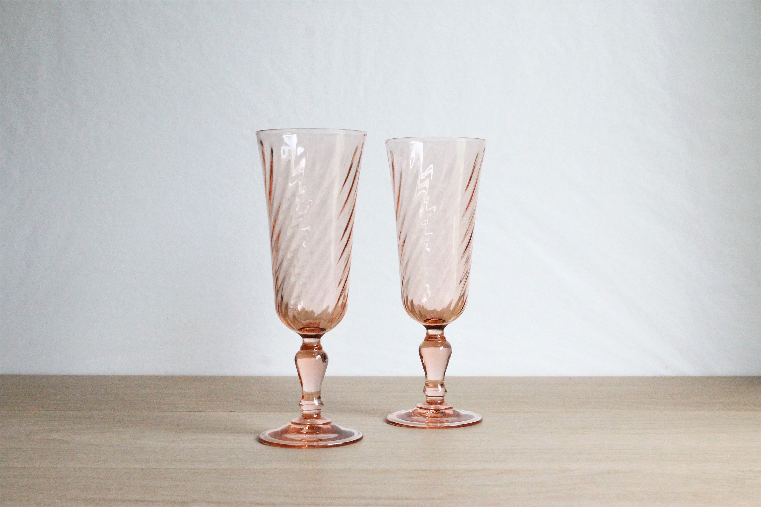 2 Français Flûtes à Champagne Luminarc Millésimées Des Années 70, Verre Tourbillon Rose Blush Rosali