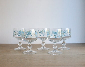 5 French vintage 80s Luminarc wine glasses, floral water goblets, Veronica with a blue myosotis flower decor