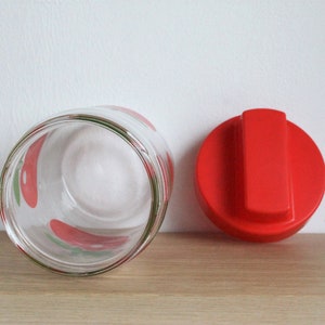 Ensemble de pots en verre à couvercle et verres à mesurer Henkel vintage des années 70 avec un décor de pomme image 9