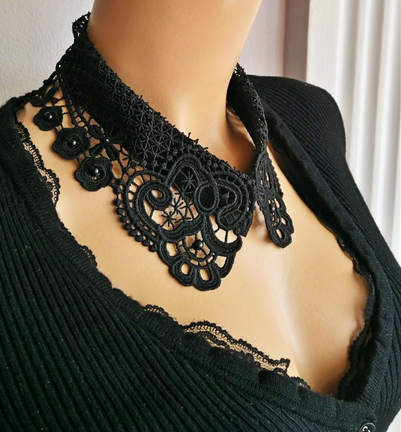 Black Beaded Floral Lace Collar: Detachable Neck Accessory 