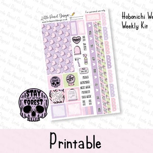 Peut inclure: Autocollants imprimables pour planificateur Hobonichi Weeks Weekly Kit avec un motif de crâne et le texte "Stay Out of the Forest". Le kit comprend des éléments décoratifs, des autocollants fonctionnels et des cases de texte.