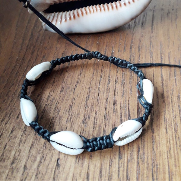 Macrame African shell bracelet, African Cowrie shell, vintage, men's or women's gift, adjustable