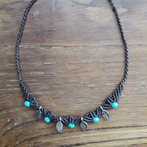 Macramé crew neck with turquoise, aventurine or chrysocolla, round semi-precious hard stone, metal decoration, boho chic style, adjustable