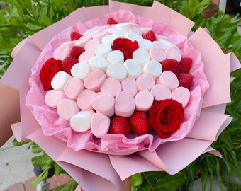 Sweet Hand-made gift Marshmallow bouquet with Roses and Strawberry