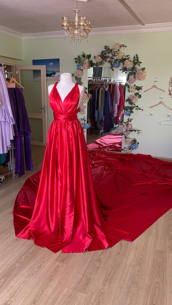 Adriana Mermaid Gown with Train- Lipstick Red – Moda Glam Boutique