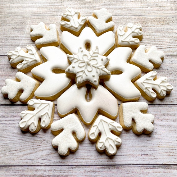 Set of 2 x SNOWFLAKE CHRISTMAS Cookie or Fondant Cutters Sugarcraft Icing Cake Set of 2 x SNOWFLAKE CHRISTMAS Cookie or Fondant Cutters Sugarcraft Icing Cake