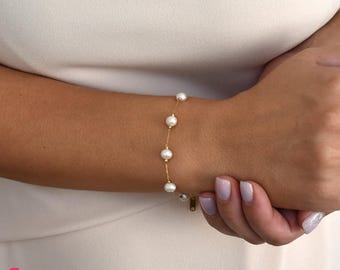 Dainty Freshwater Pearl Bracelet: Simple Beaded Gold Jewelry