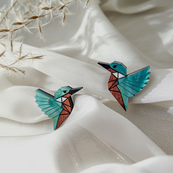 Pendientes Little Kingfisher Bird Stud hechos de madera reciclada y acrílico